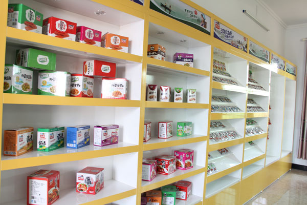 大成食品各种食品摆放货架